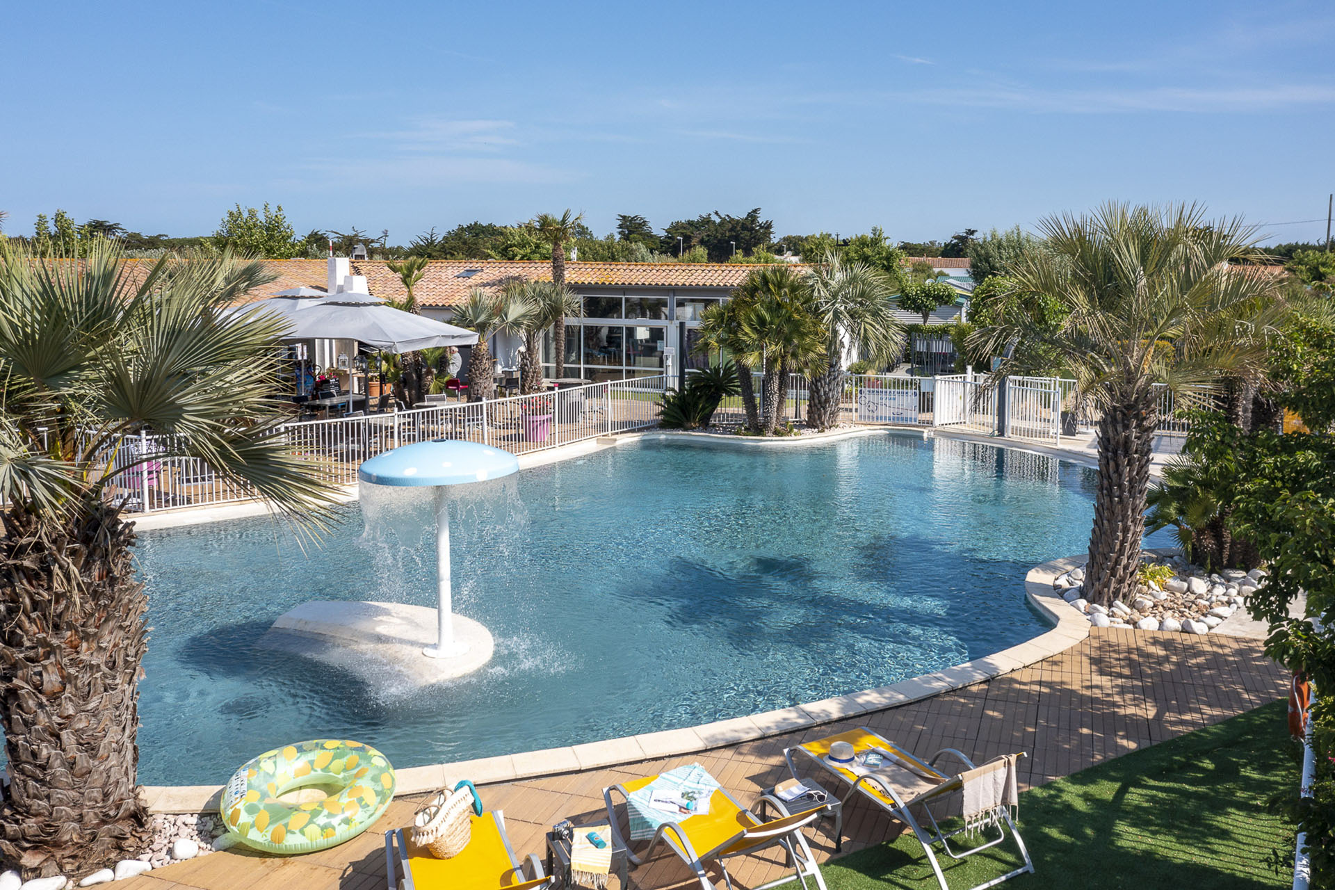 Camping avec piscine chauffée sur l'île de Ré | Camping La Plage